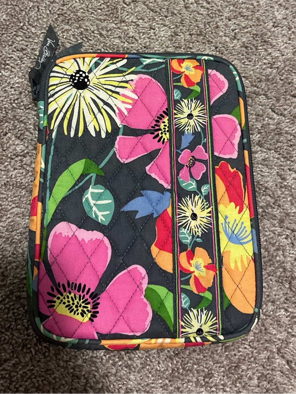 NWT Vera Bradley Quilted Floral Zip Organizer, Bright Floral. Perfect for travel